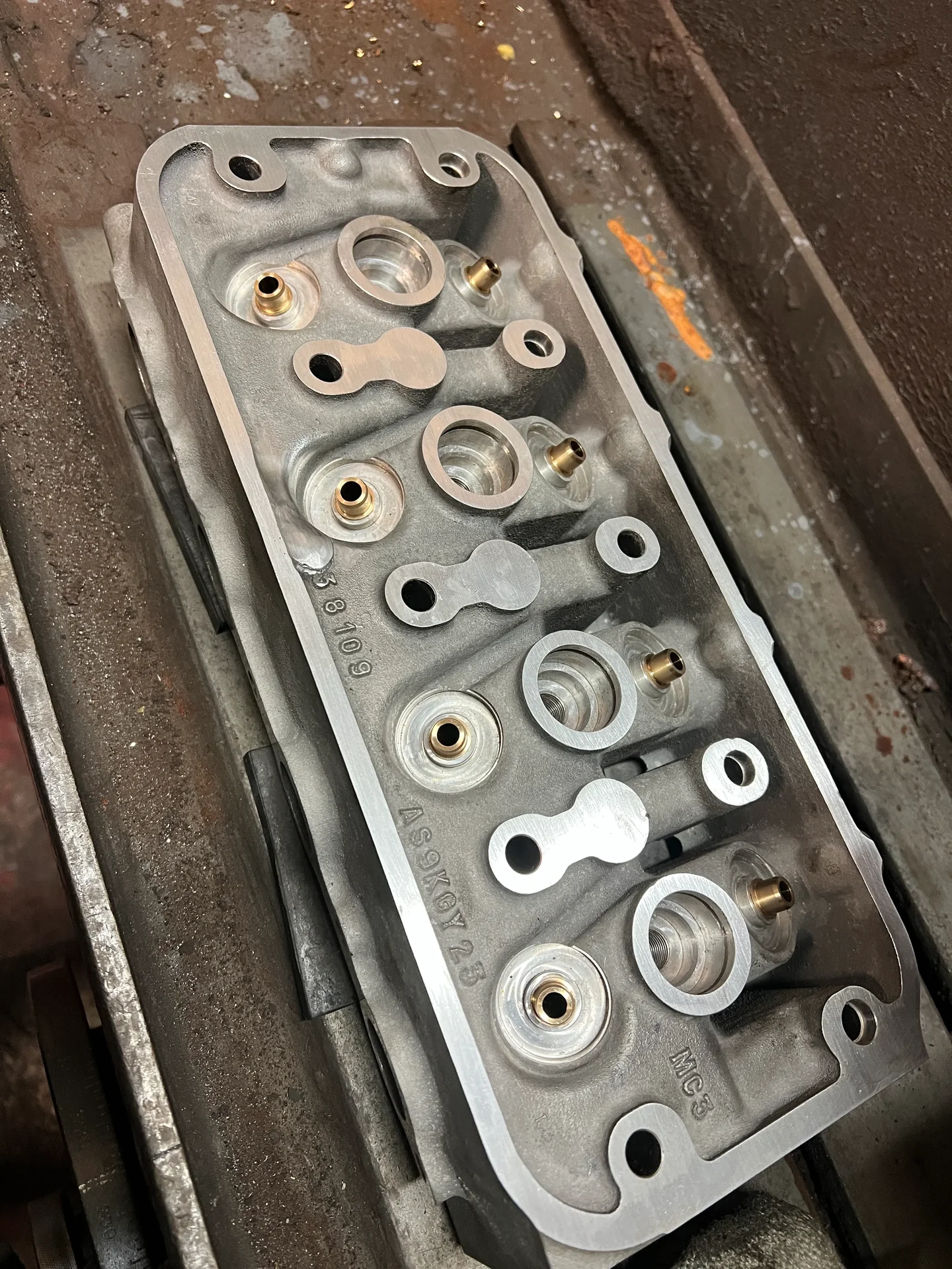 The cylinder head after fitting new guides — Renault 8 Gordini